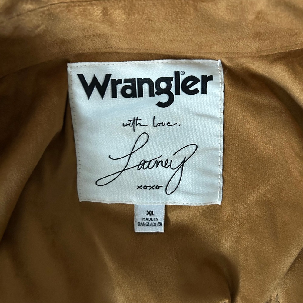 Wrangler x Lainey Wilson Faux Suede Brown Fringe Western Snap Shirt Size XL - Picture 5 of 6